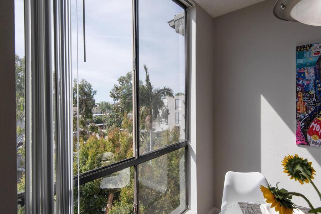 Apartment Prime Location 1-bedroom With Pool