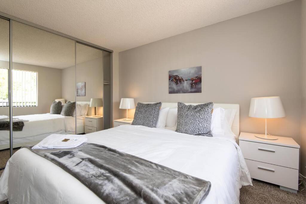 Prime Location 1-bedroom With Pool