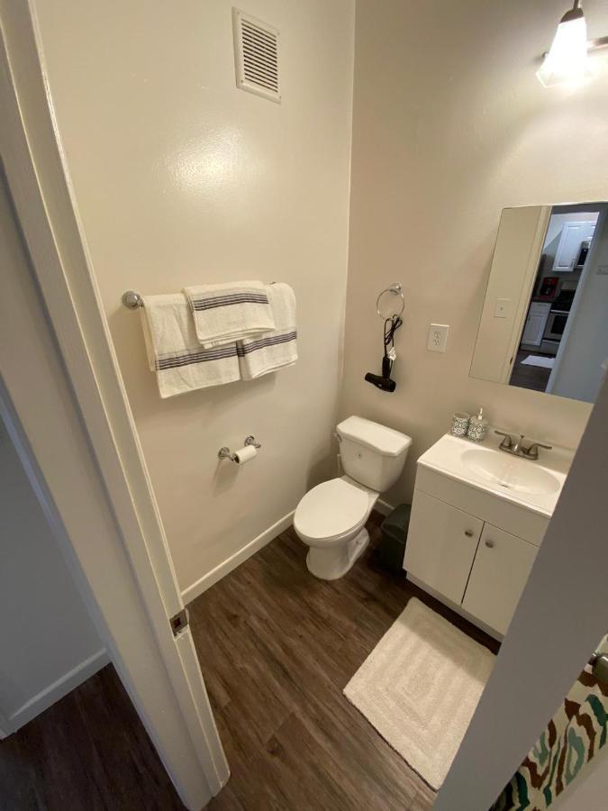 Cozy Andcomfortable Hollywood Aparthotel