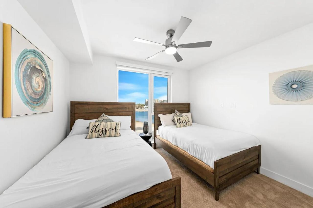 Blue Water Views By Venice Beach Top Pool Apartment *