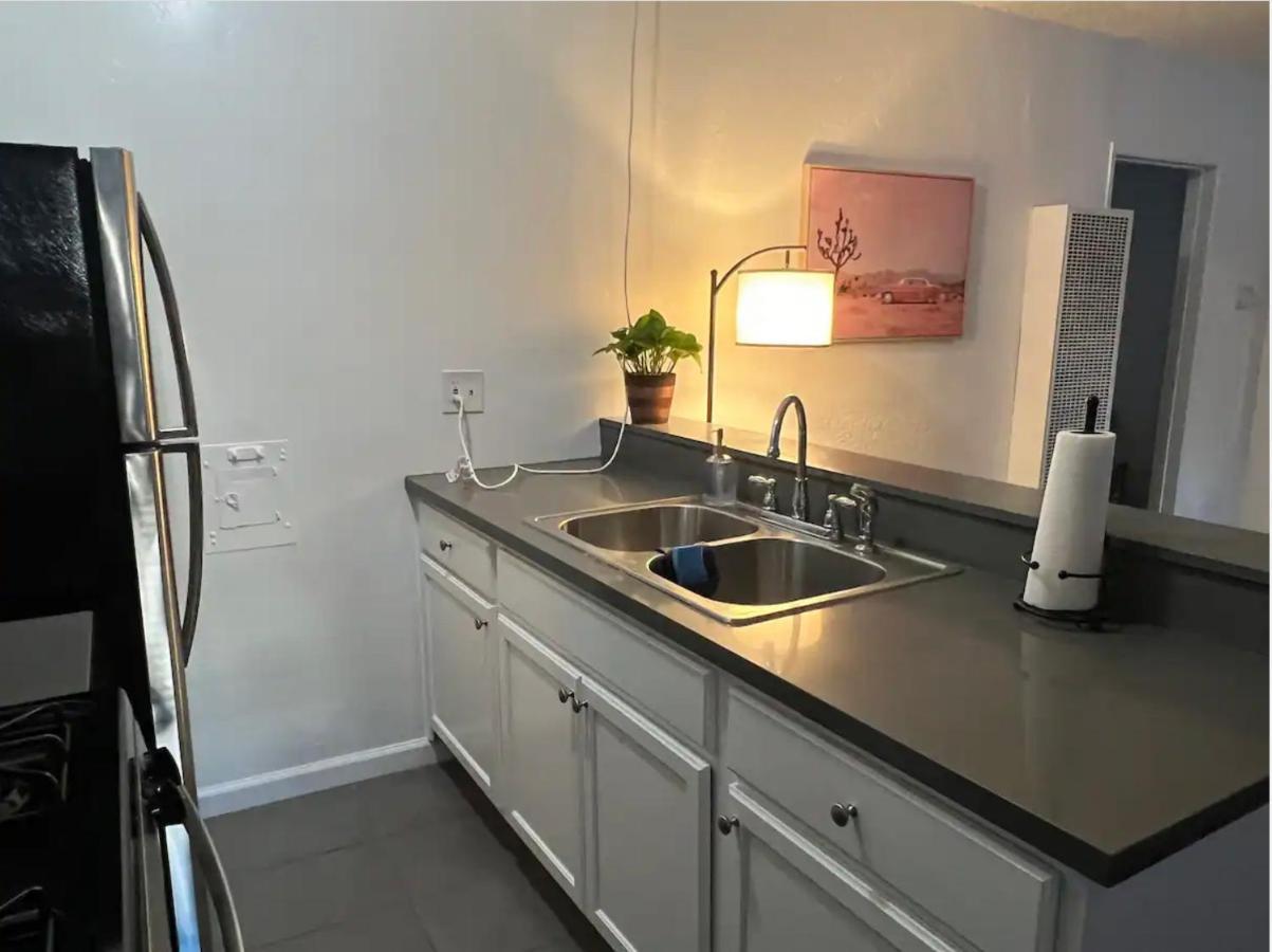 Private 1br In Hollywood Apartment