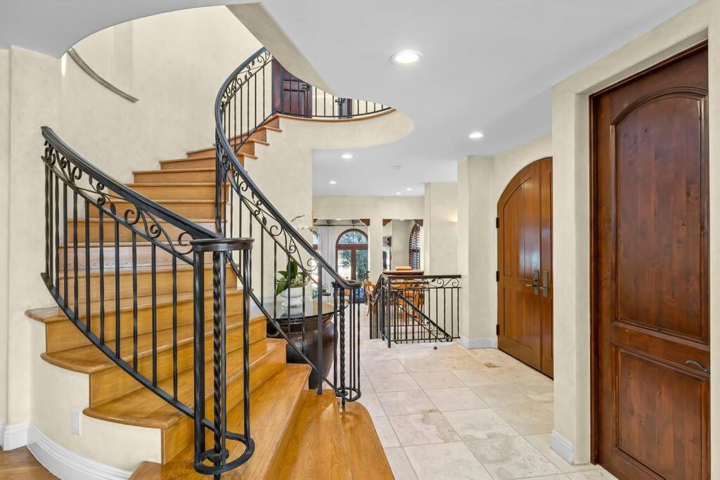 Elegant Mediterranean Waterfront * Los Angeles