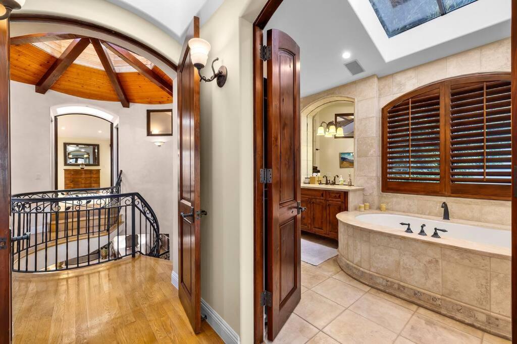 Elegant Mediterranean Waterfront * Los Angeles