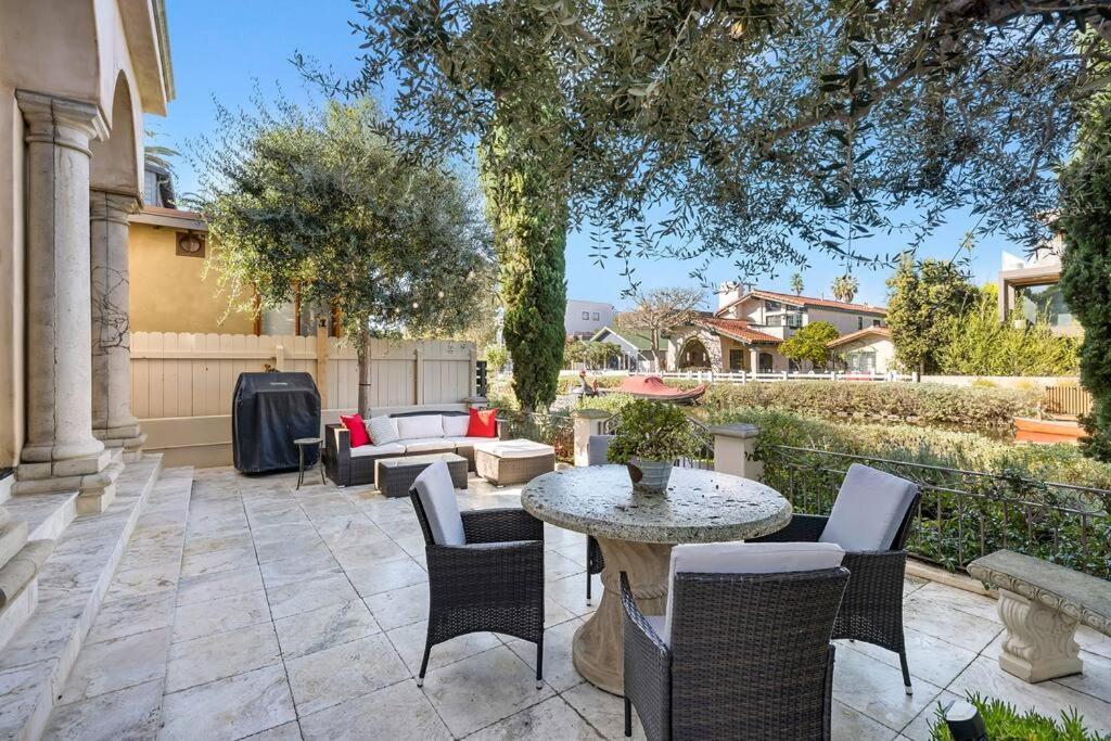 Elegant Mediterranean Waterfront * Los Angeles