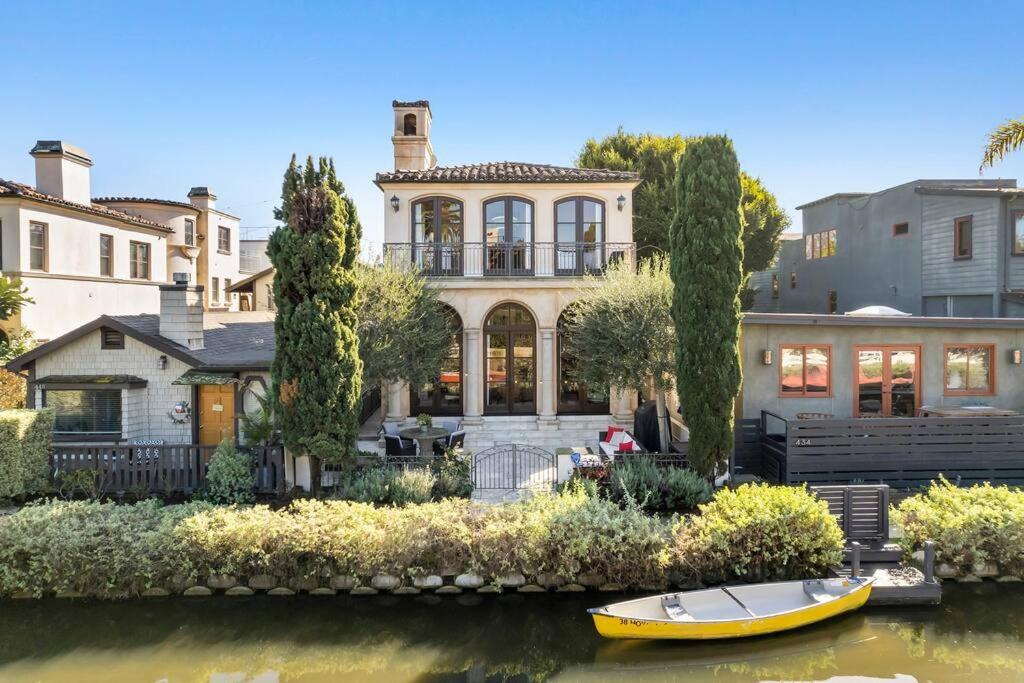 Elegant Mediterranean Waterfront Holiday home Los Angeles