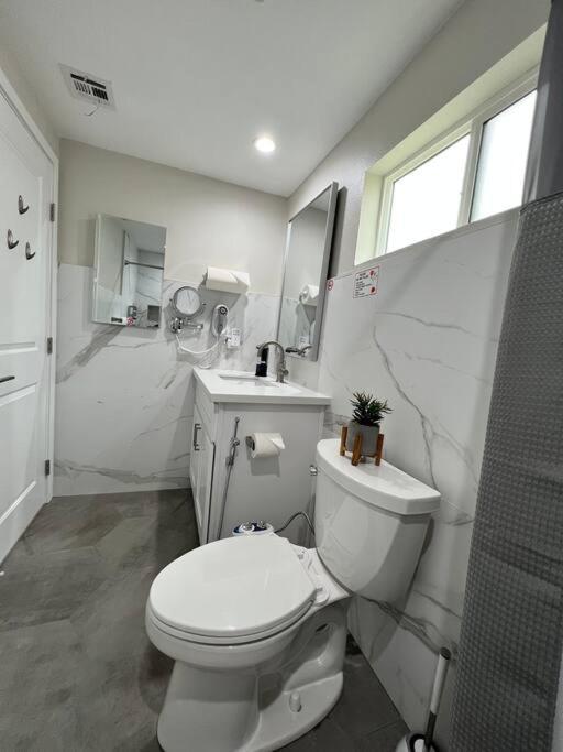 Apartment Family/pet Friendly Near Hollywood & Pasadena *