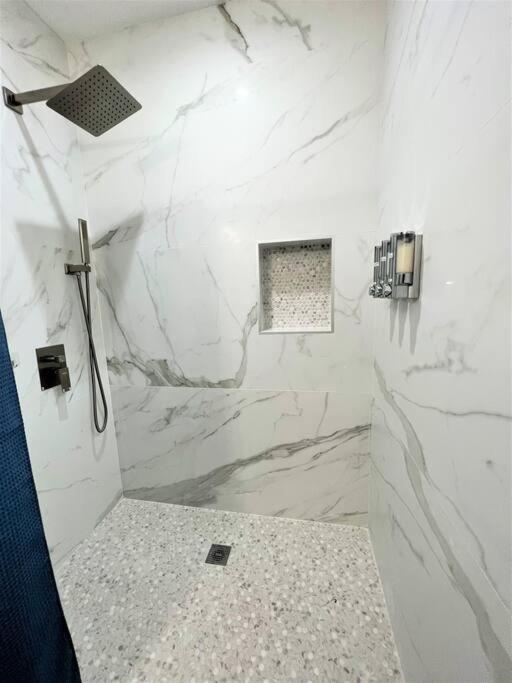 Apartment Family/pet Friendly Near Hollywood & Pasadena Los Angeles