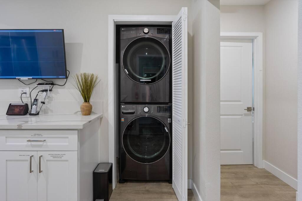 Family/pet Friendly Near Hollywood & Pasadena Apartment *