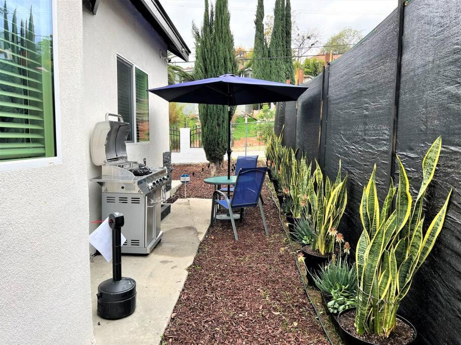 Family/pet Friendly Near Hollywood & Pasadena Apartment