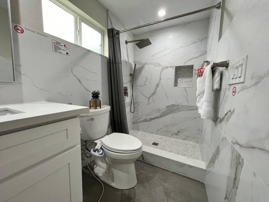 Family/pet Friendly Near Hollywood & Pasadena
