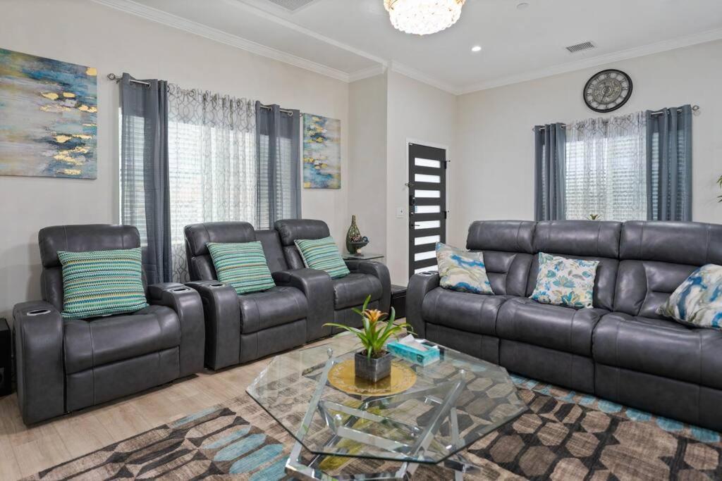 Family/pet Friendly Near Hollywood & Pasadena *