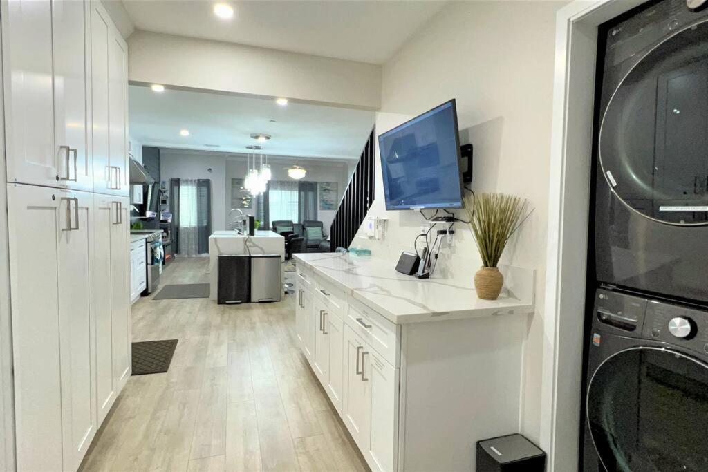 Apartment Family/pet Friendly Near Hollywood & Pasadena