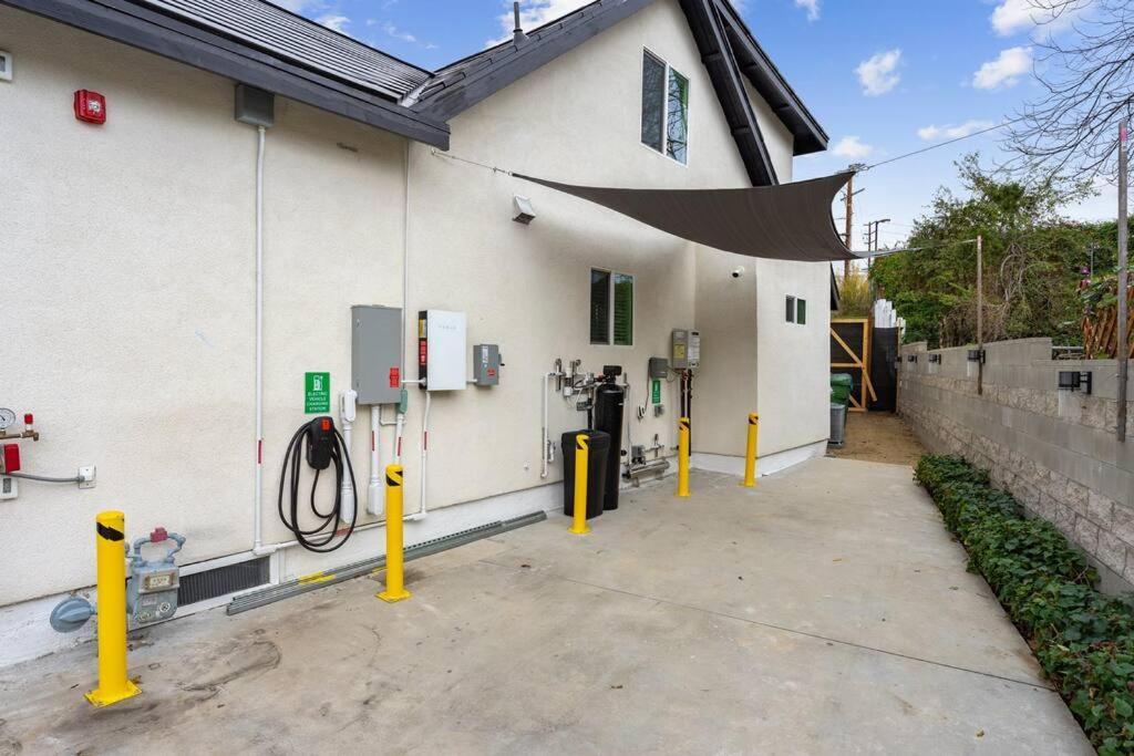 Family/pet Friendly Near Hollywood & Pasadena Apartment