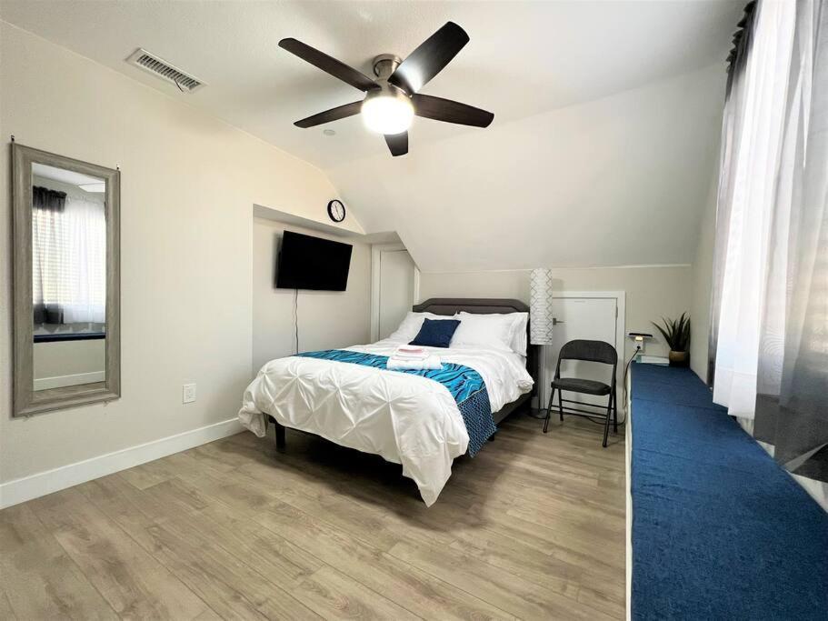 Apartment Family/pet Friendly Near Hollywood & Pasadena