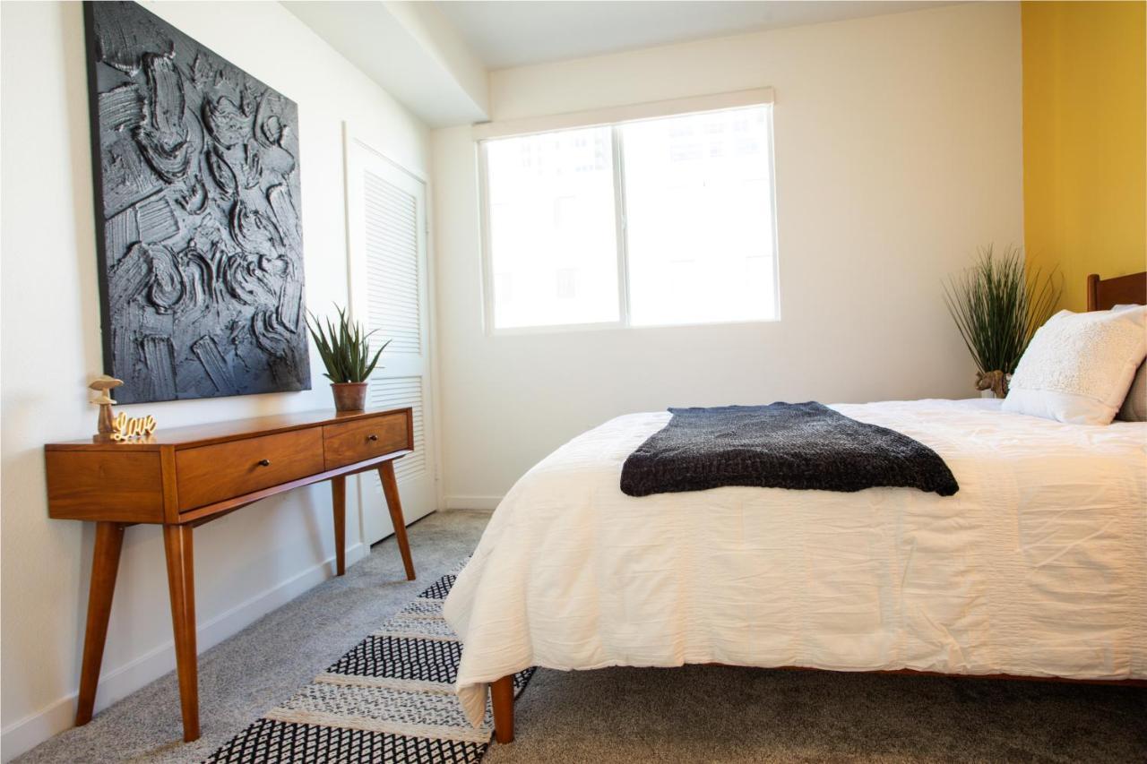 2 Bdr W Balcony In Heart Of Hollywood * Los Angeles
