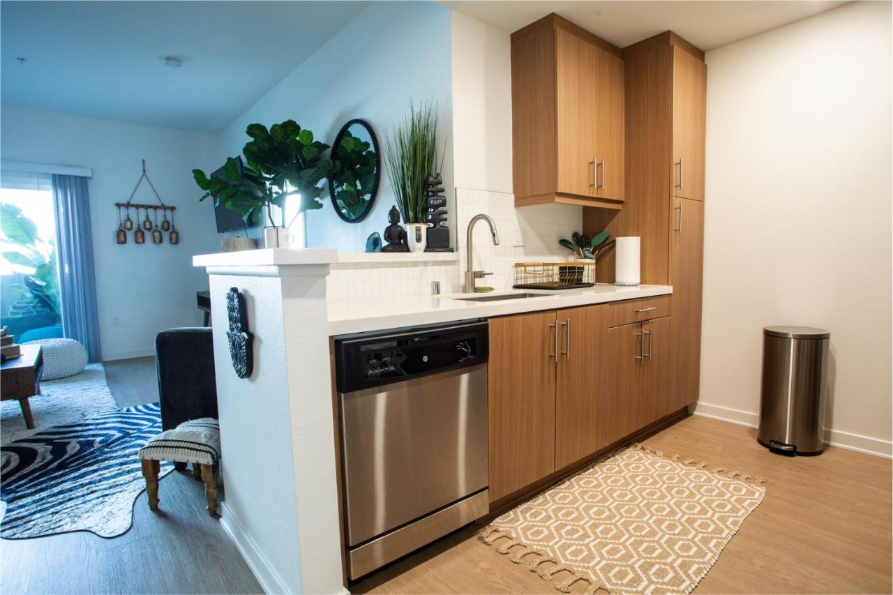 2 Bdr W Balcony In Heart Of Hollywood * Los Angeles