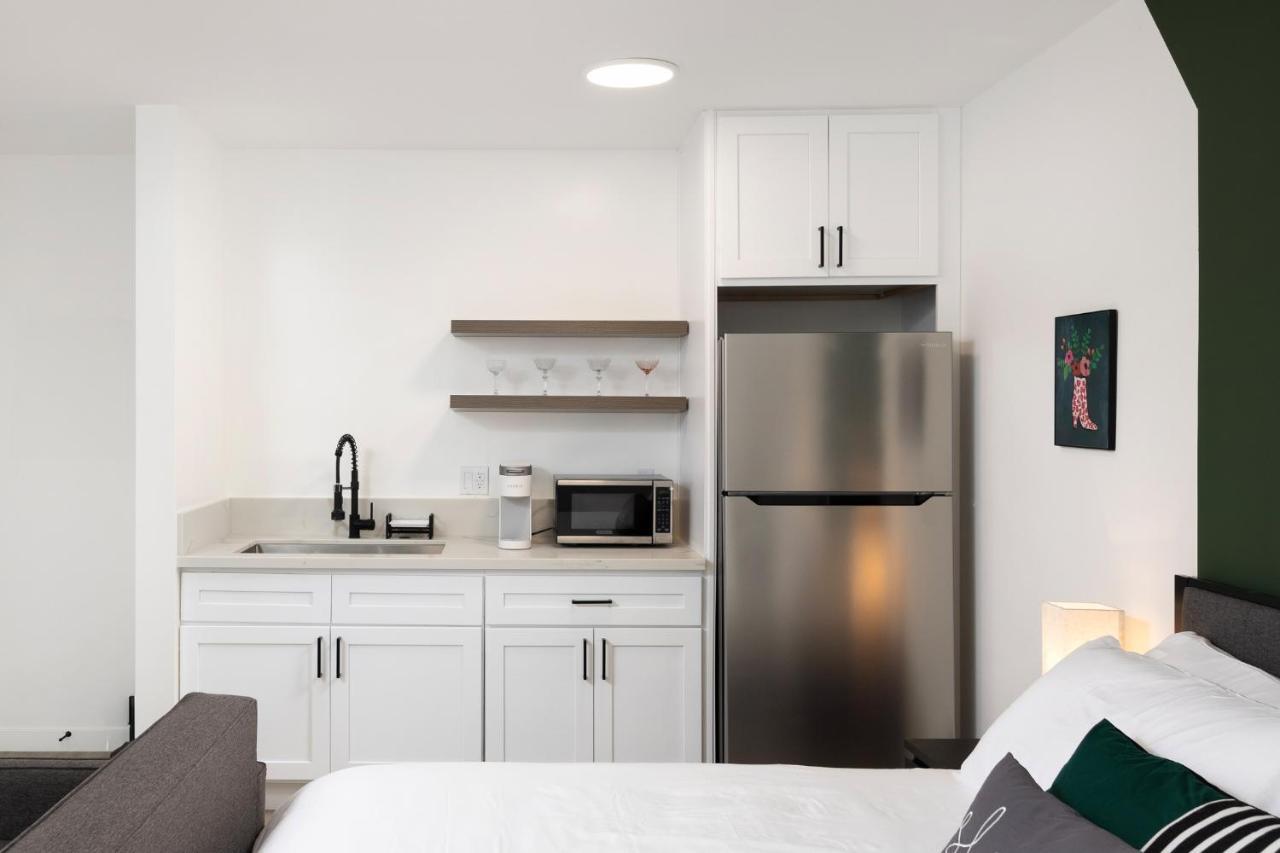 Fenix Hollywood Aparthotel