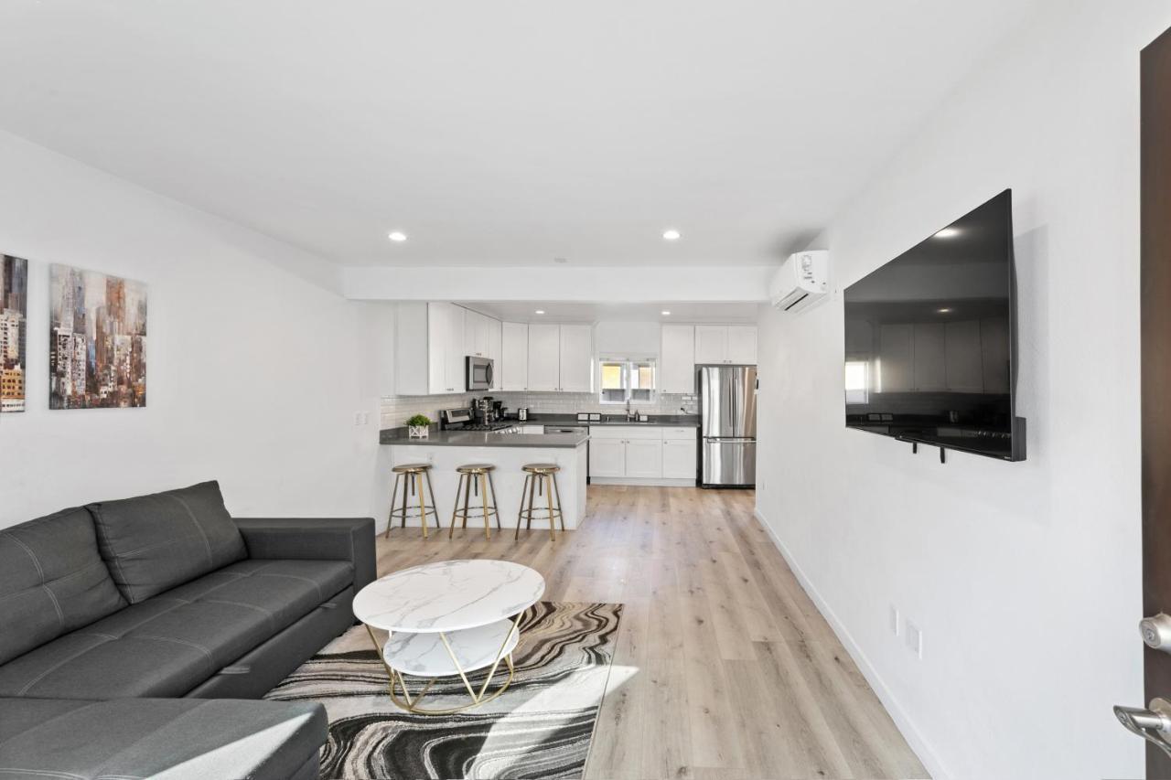 Miracle Mile Chic 1 Bedroom Parking Unit 2 Bed & Breakfast Los Angeles