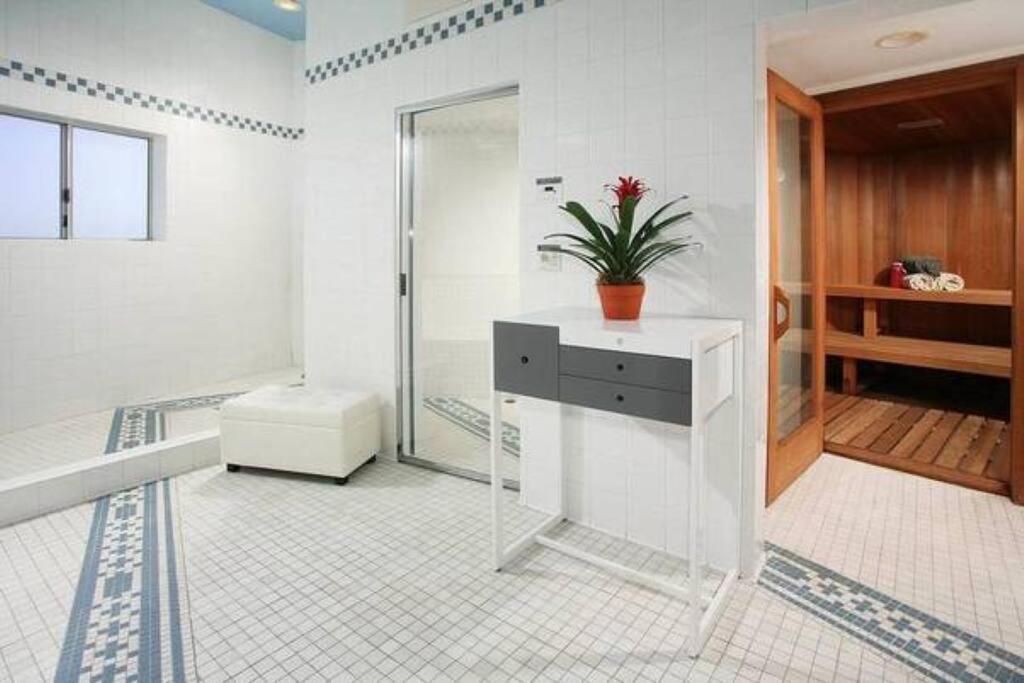 Jetliner 180' City/ocean Views! Huge Sauna/steam! * Los Angeles