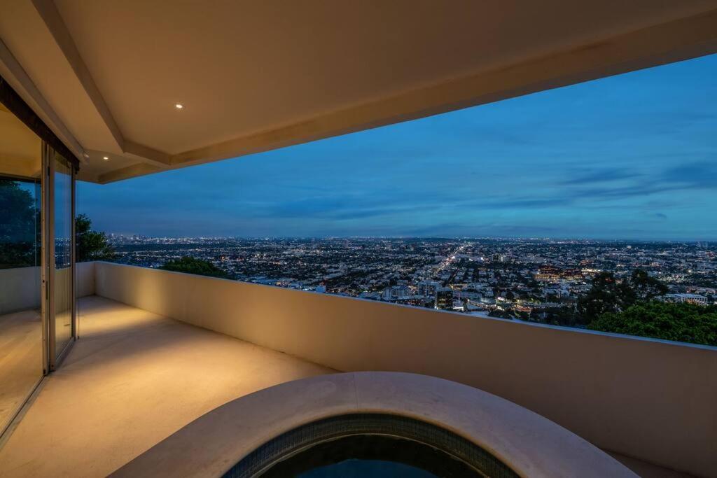 Villa Jetliner 180' City/ocean Views! Huge Sauna/steam!