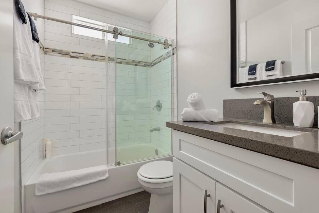 Fun Mid-city New Sleeps 10 Near Usc/dtla/expo *
