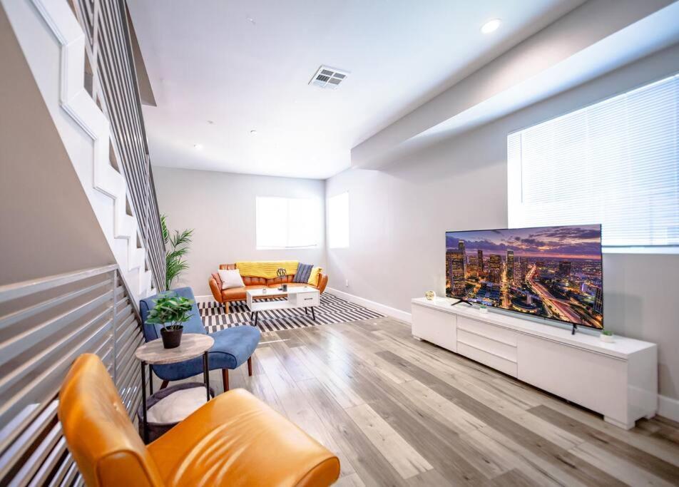 4bd Townhome Sleeps 10 Near Usc/dtla/expo Los Angeles