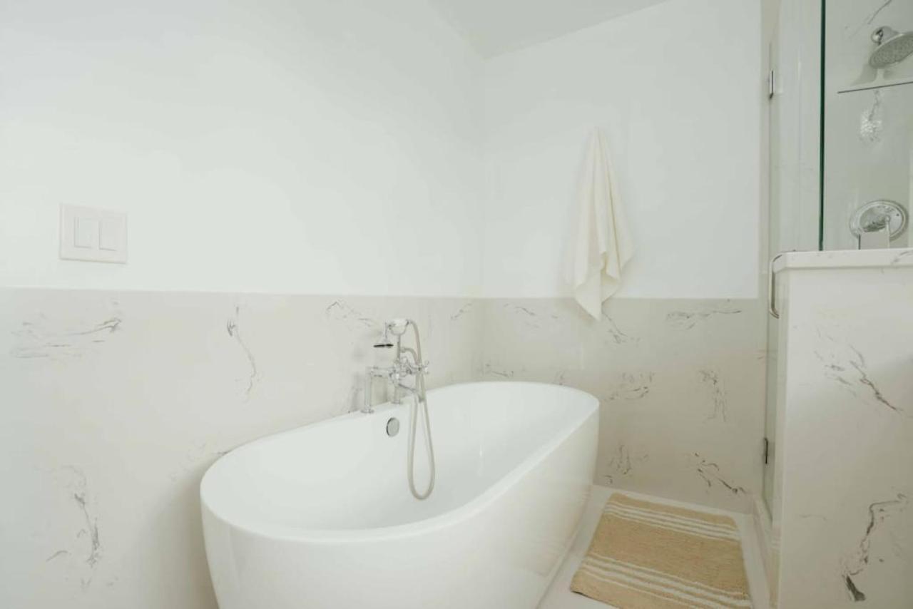 Melrose 4 Bd W Pool Jacuzzi Bbq Holiday home Los Angeles