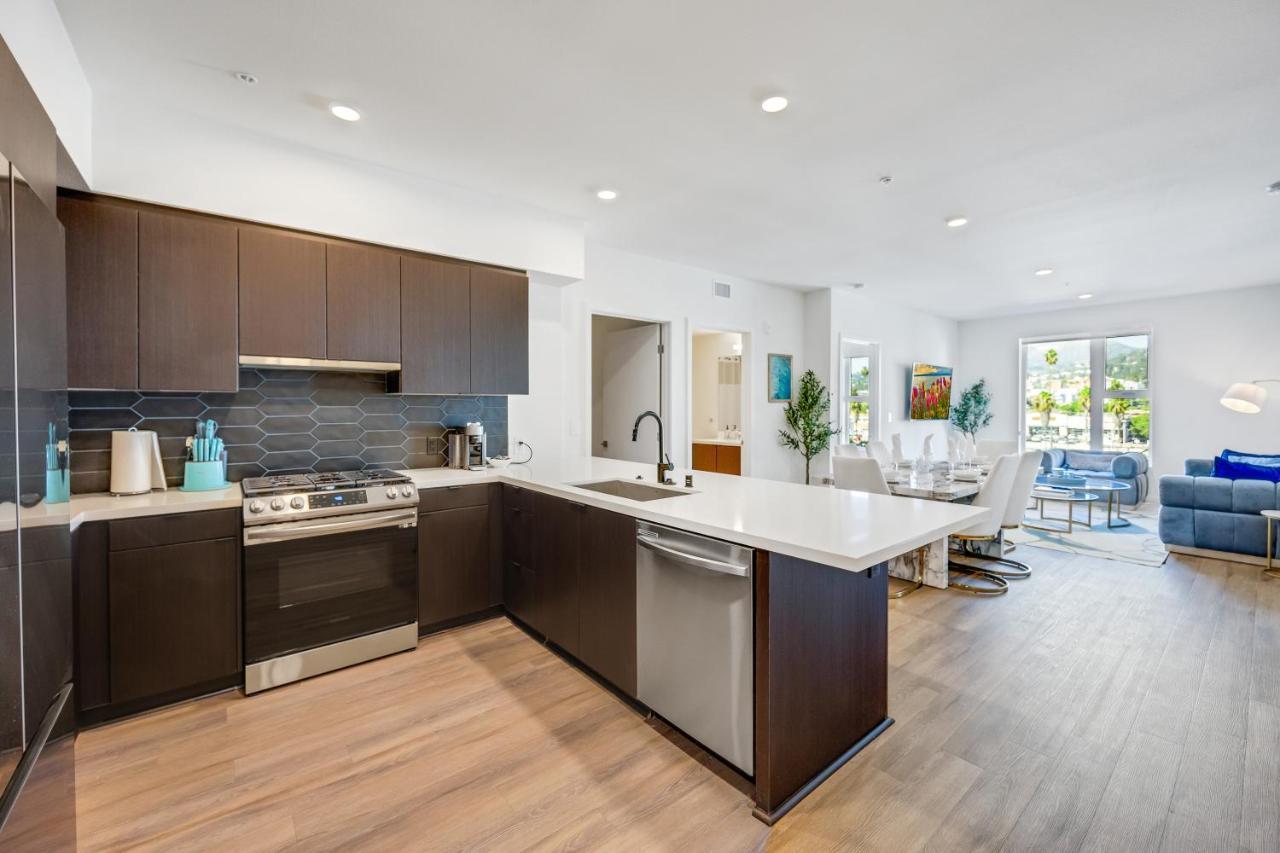 One Lux Hollywood View La Apartment
