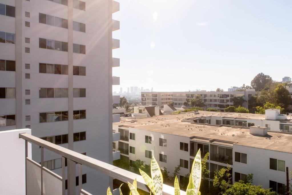Apartment The Sunset Blvd Luxury High-rise, 180 Views *