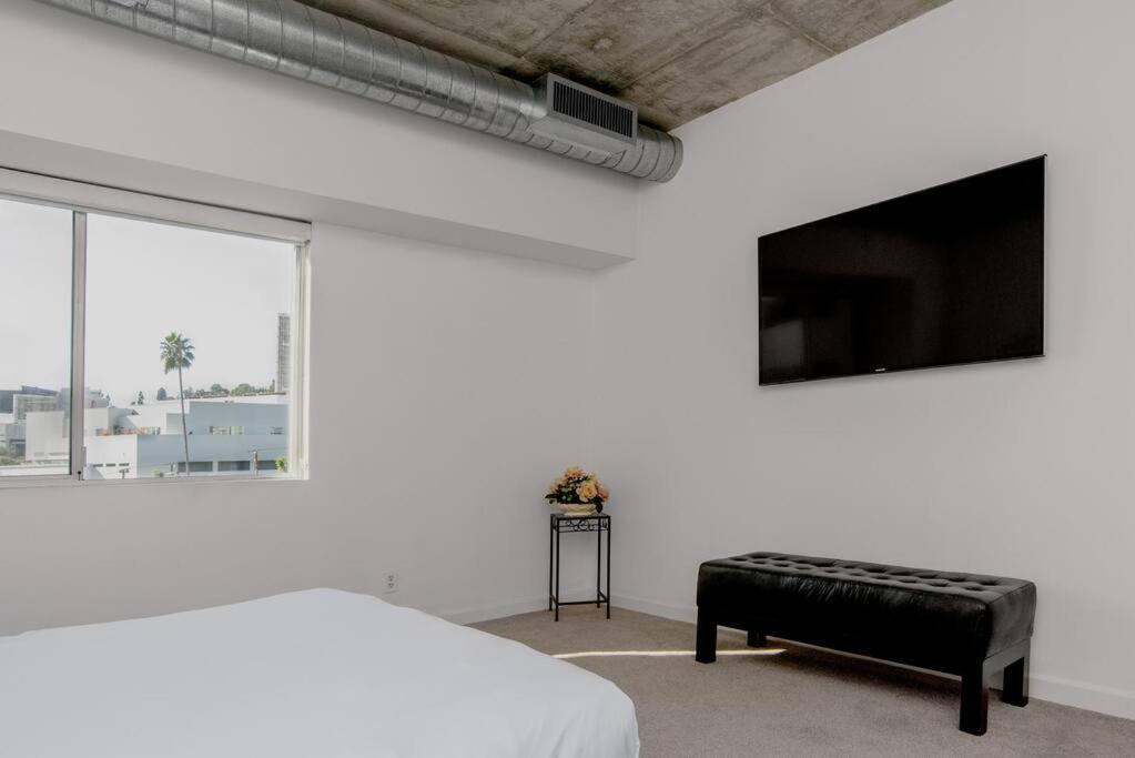 The Sunset Blvd Luxury High-rise, 180 Views * Los Angeles