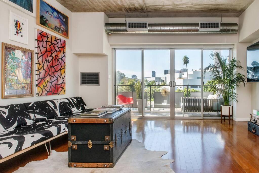 The Sunset Blvd Luxury High-rise, 180 Views Apartment *