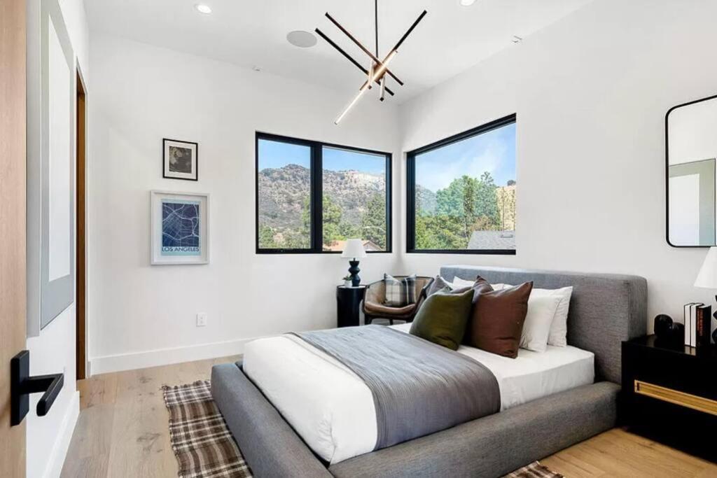 ৎ୭ Hollywood Sign View Manor Lux ৎ୭ Holiday home Los Angeles