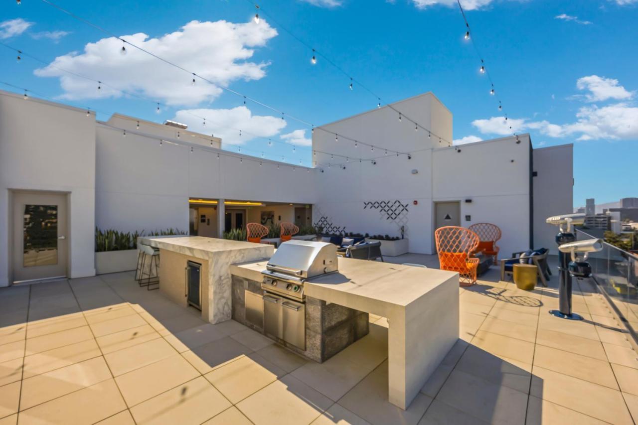 One Lux Hollywood View La