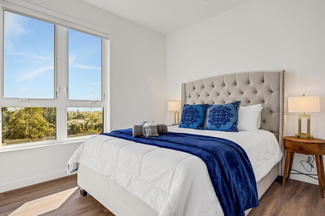One Lux Hollywood View La Apartment