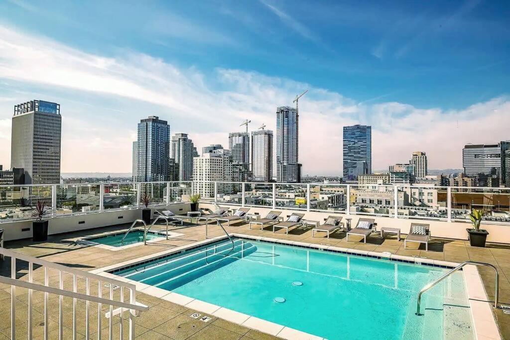 Apartment Modern Loft In Dtla - Rooftop Pool & Free Parking!