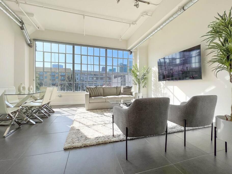 Modern Loft In Dtla - Rooftop Pool & Free Parking! Los Angeles