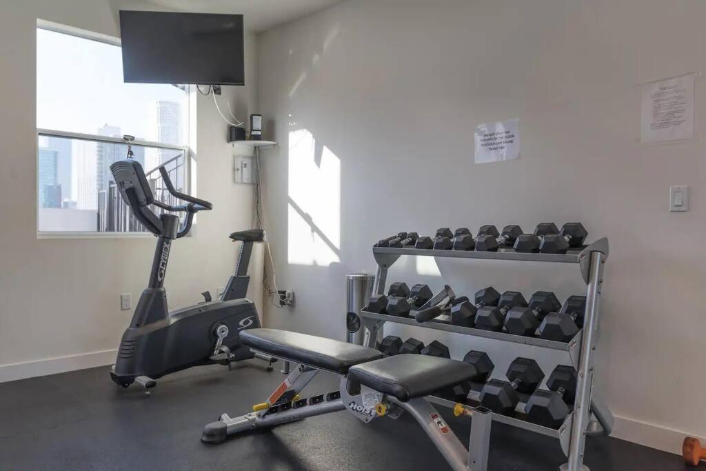 Modern Loft In Dtla - Rooftop Pool & Free Parking! Apartment