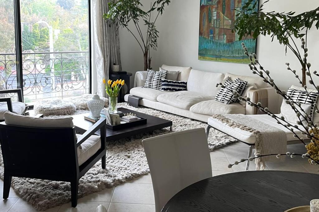Stylish Pacific Palisades Gem *