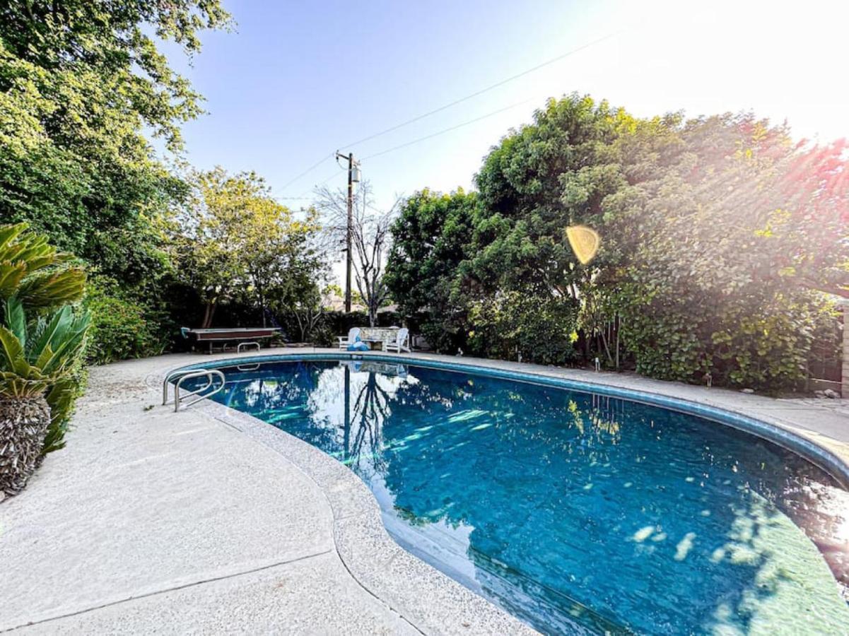 Relaxing 6 Bedroom Oasis With Pool - Lou1 Holiday home *