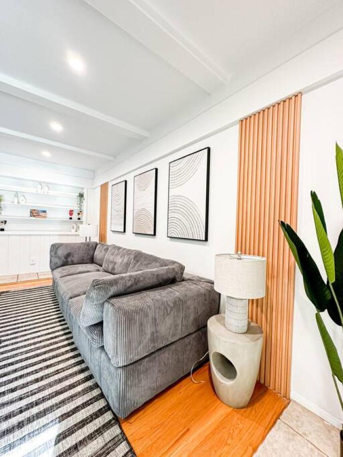 Relaxing 6 Bedroom Oasis With Pool - Lou1 * Los Angeles