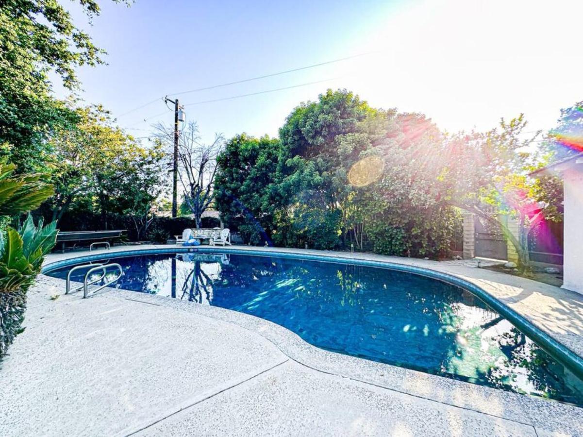 Relaxing 6 Bedroom Oasis With Pool - Lou1 Los Angeles
