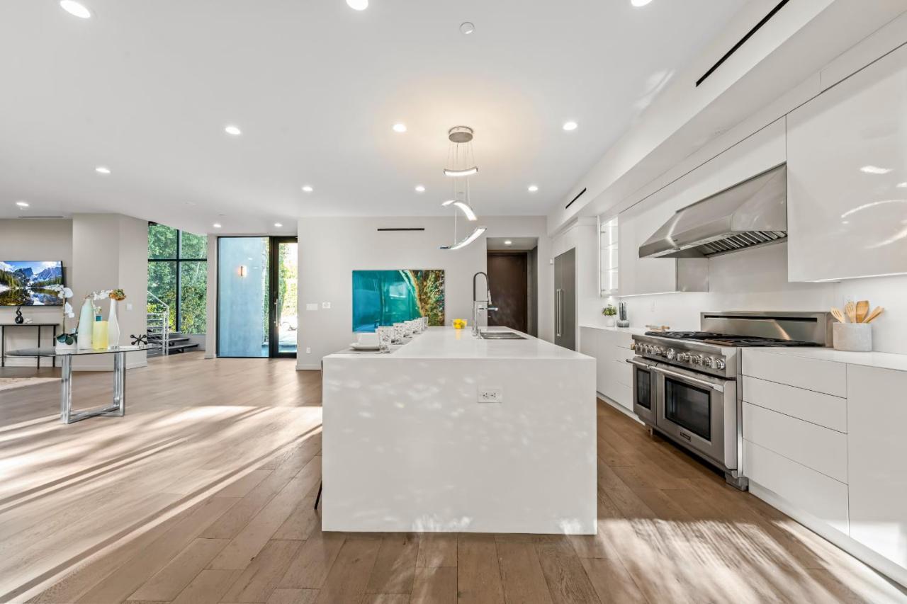 Coldwater Canyon Apartment Los Angeles