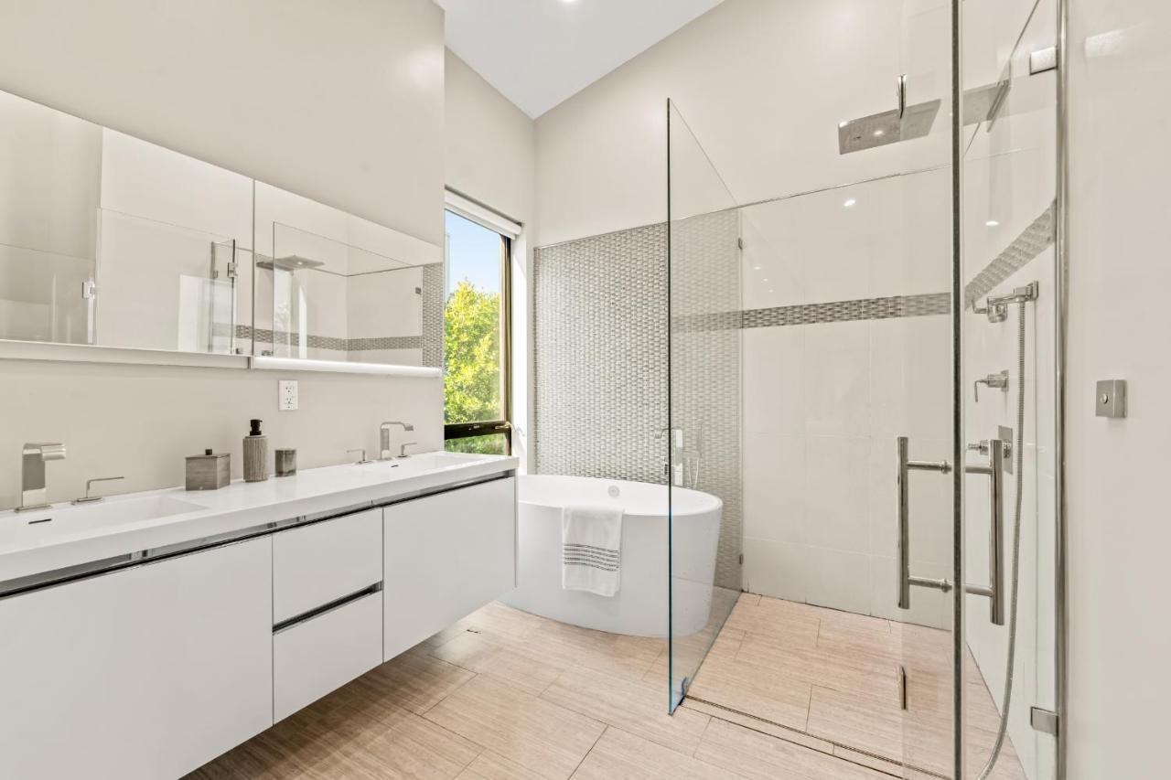Coldwater Canyon Apartment