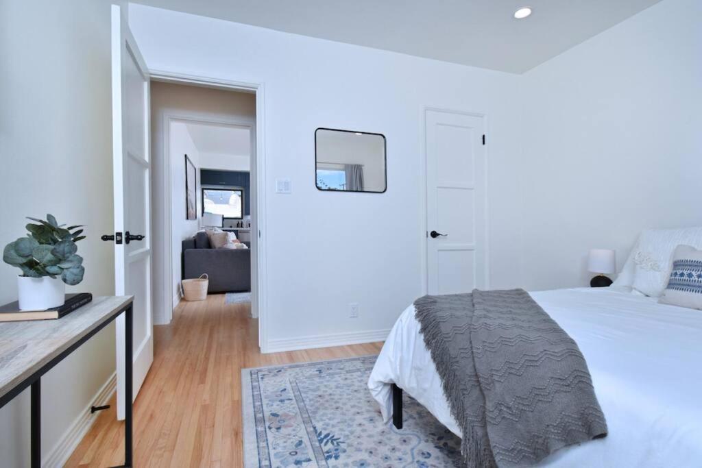 Beautiful 4 Bed + Jacuzzi Holiday home Los Angeles