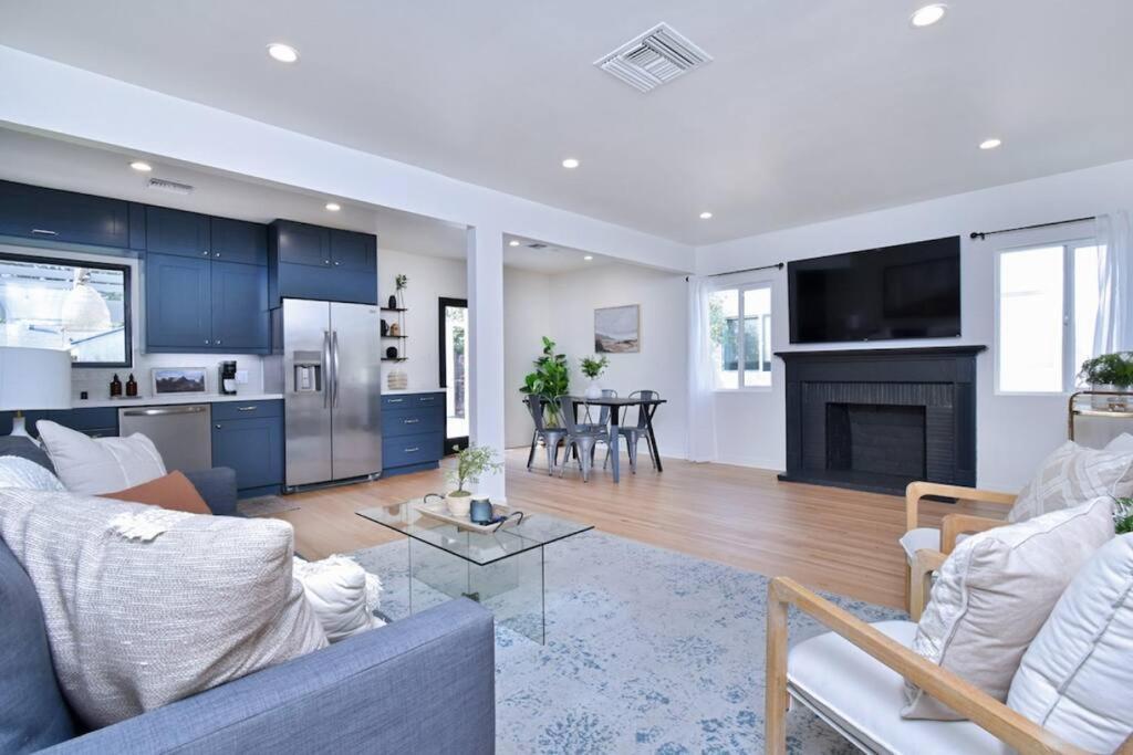 Beautiful 4 Bed + Jacuzzi *