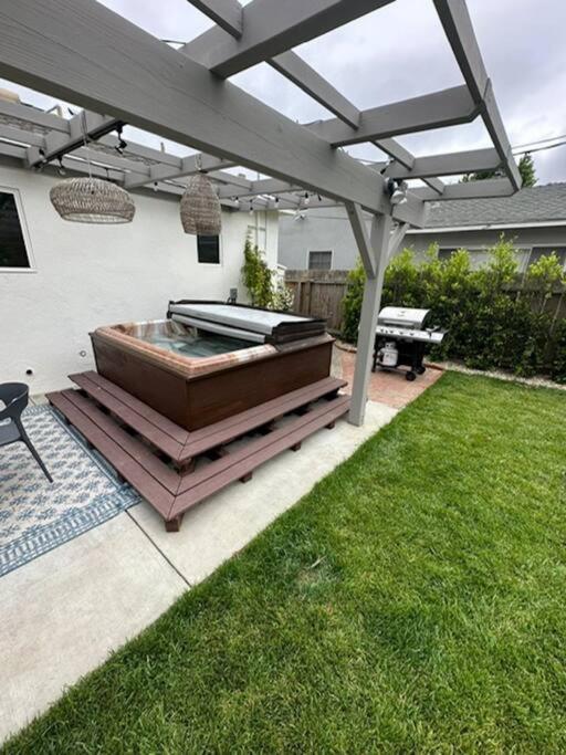 Holiday home Beautiful 4 Bed + Jacuzzi Los Angeles