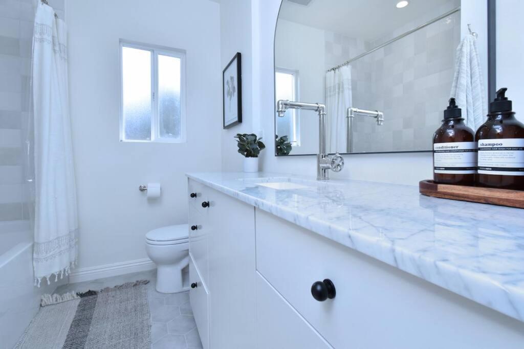 Beautiful 4 Bed + Jacuzzi