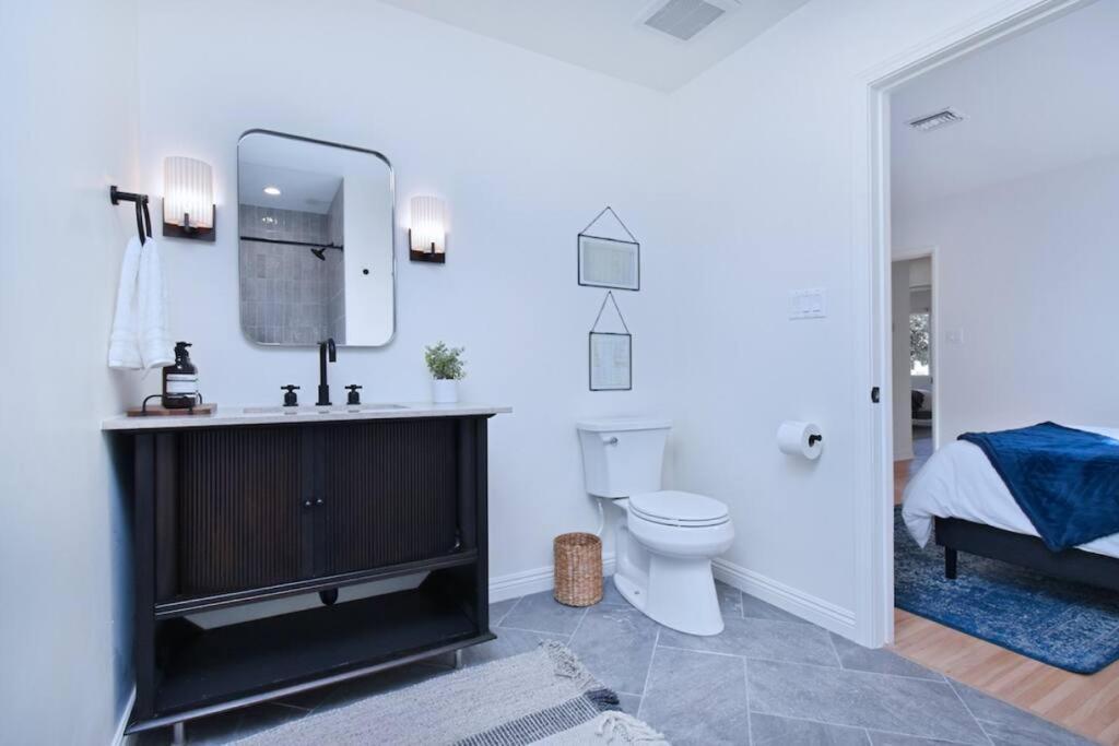 Holiday home Beautiful 4 Bed + Jacuzzi Los Angeles