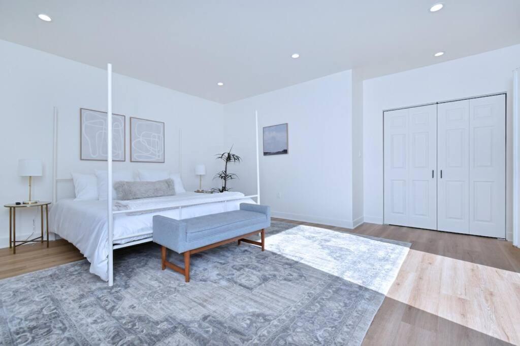 Beautiful 4 Bed + Jacuzzi