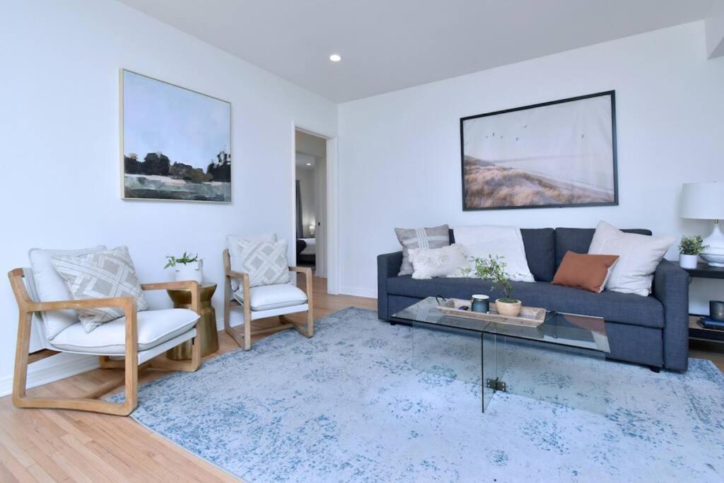 Beautiful 4 Bed + Jacuzzi Holiday home